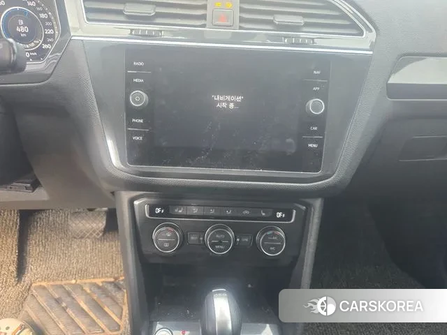 Volkswagen Tiguan second Generation 2018 Серебряный из Кореи, фото 2