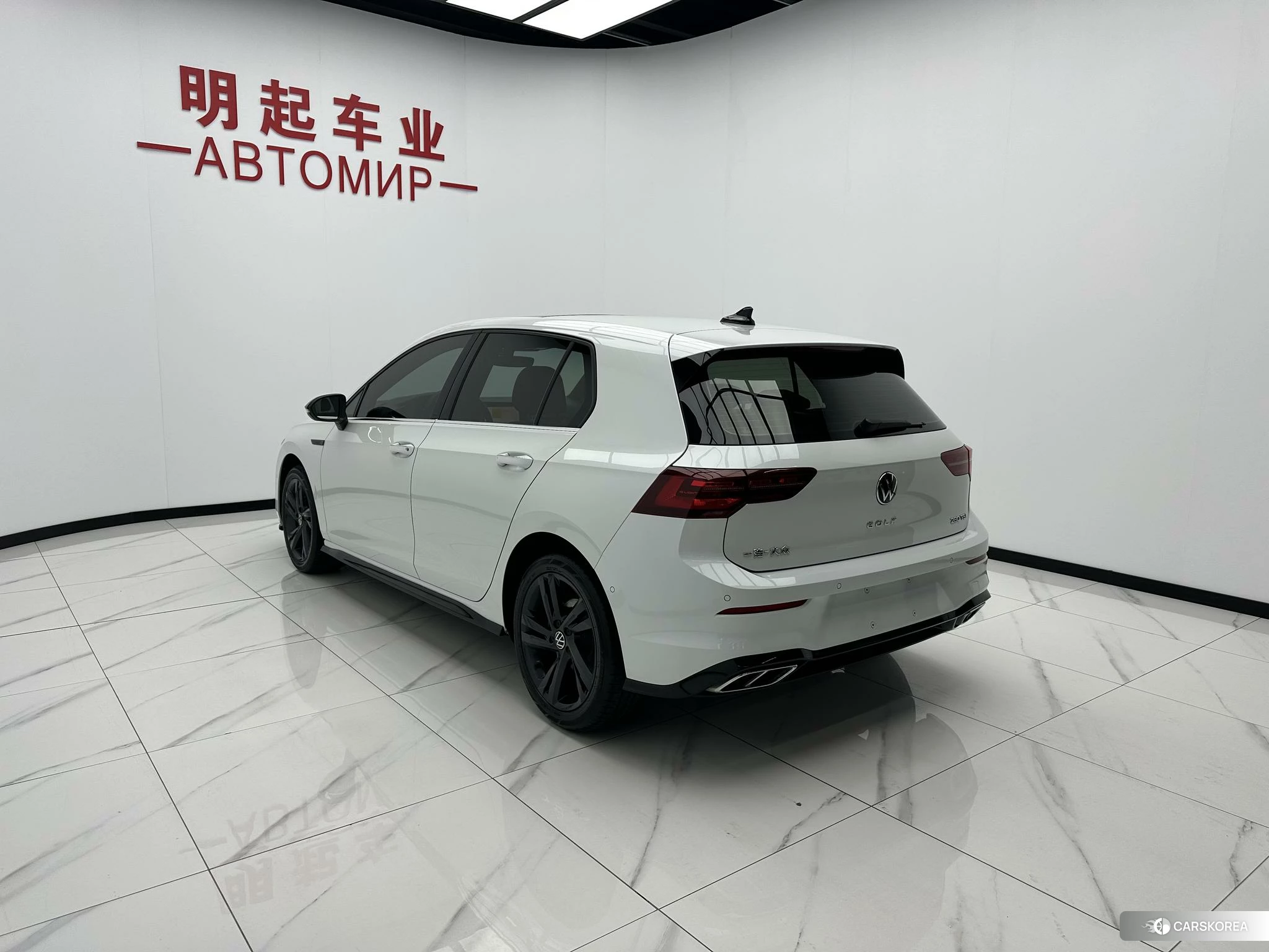 Volkswagen Golf 2023 Белый из Китая, фото 2