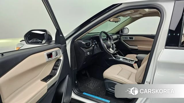 Ford Explorer 6th Generation 2021 Белый из Кореи, фото 2