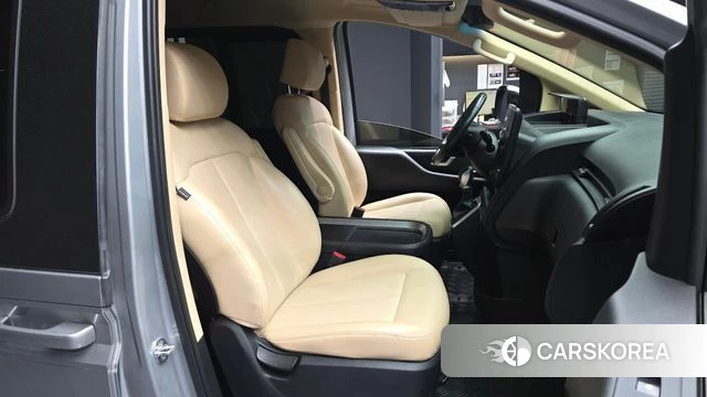Hyundai Staria 2021 Серебряный из Кореи, фото 2