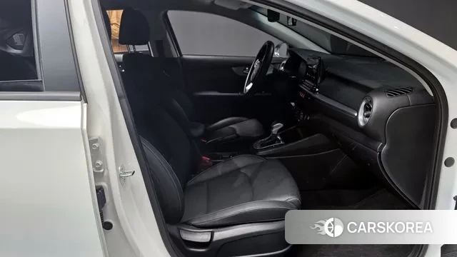 Kia The New K3 2nd generation 2023 Белый из Кореи, фото 2