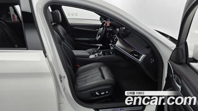 BMW 5 Series (G30) 2023 Белый из Кореи, фото 2