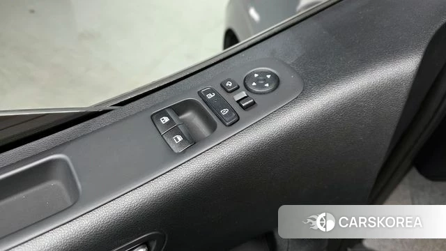 Hyundai Staria 2025 Серебристо-серый из Кореи, фото 2