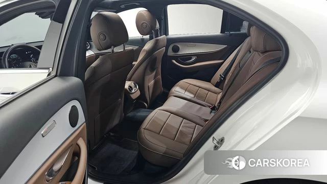 Mercedes-Benz E-Class W213 2021 Белый из Кореи, фото 2
