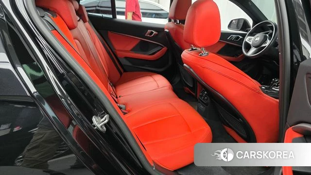 BMW 1 Series (F40) 2021 Черный из Кореи, фото 2