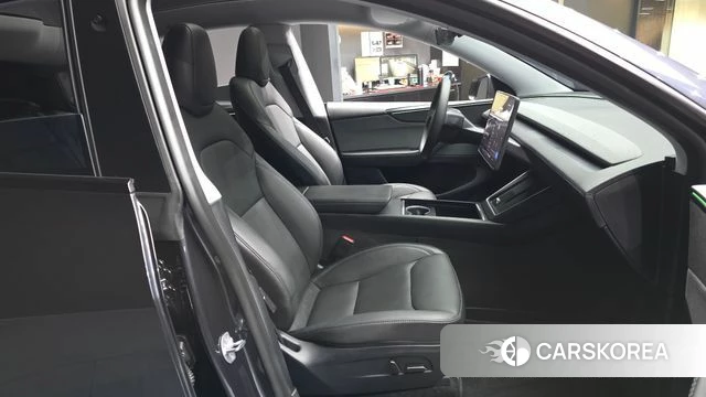 Tesla Model Y 2025 Серый из Кореи, фото 2