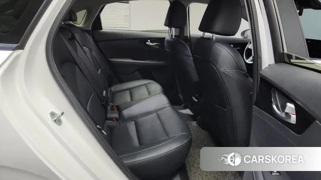 Kia The New K3 2nd generation 2021 Белый из Кореи, фото 2