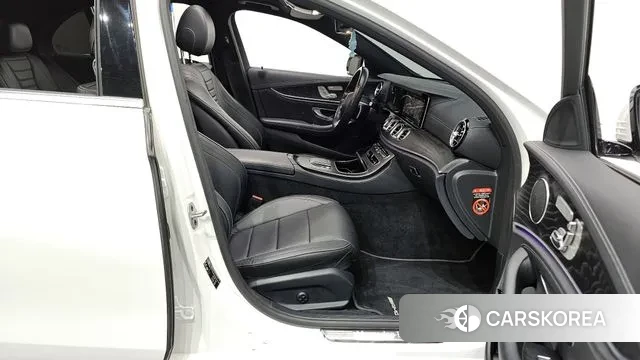 Mercedes-Benz E-Class W213 2020 Белый из Кореи, фото 2