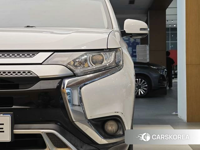 Mitsubishi  Outlander 2019 Белый из Китая, фото 2
