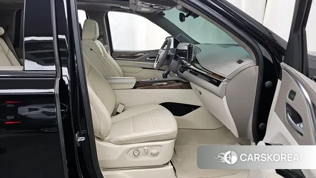 Cadillac Escalade 5th Generation 2022 Черный из Кореи, фото 2