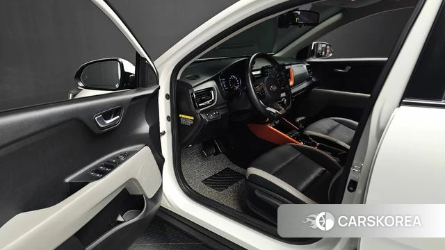 Kia Stonic 2018 Белый из Кореи, фото 2