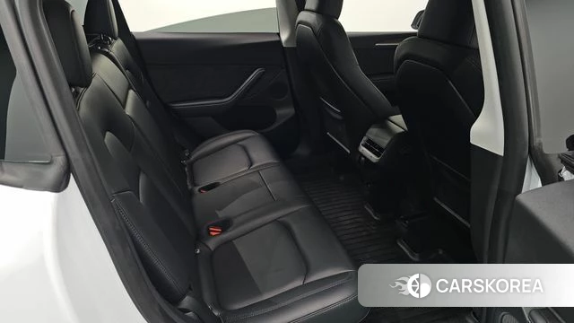 Tesla Model Y 2024 Белый из Кореи, фото 2