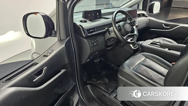 Hyundai Staria 2023 Серый из Кореи, фото 2