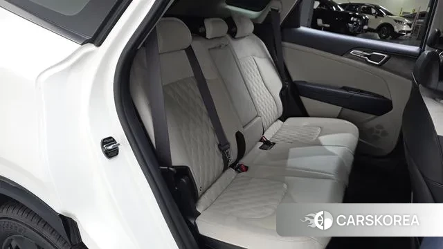Kia Sportage 5th Generation Hybrid 2021 Белый из Кореи, фото 2