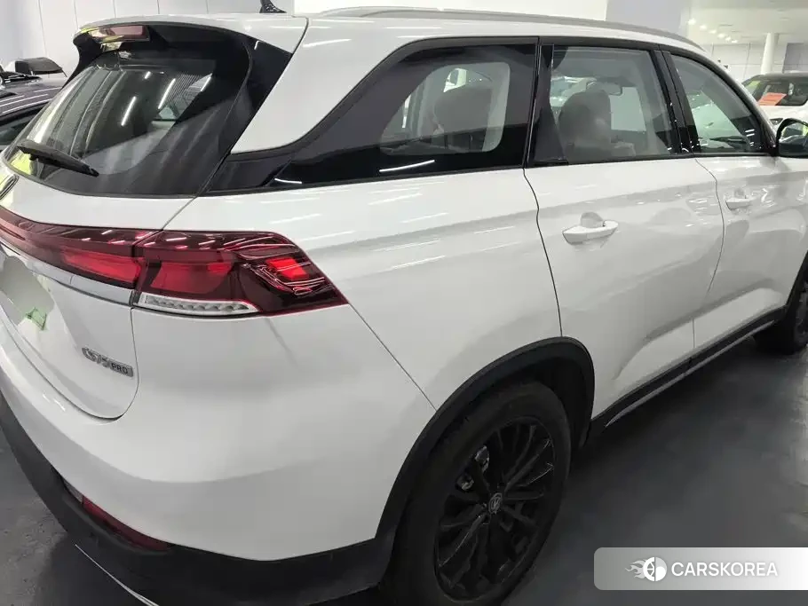Chang'an CS75 2025 Белый из Китая, фото 2
