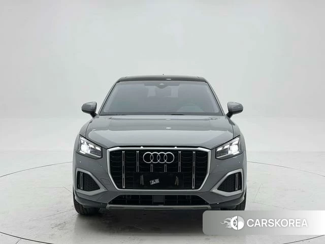 Audi Q2L 2021 Серебристо-серый из Китая, фото 2