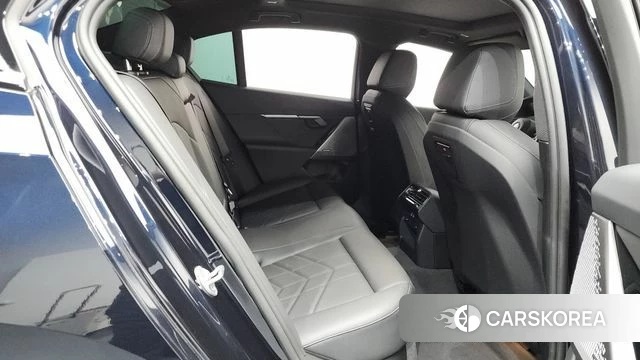 BMW 5 Series (G60) 2026 Черный из Кореи, фото 2