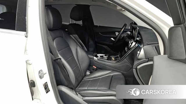 Mercedes-Benz GLC-Class X253 2019 Белый из Кореи, фото 2
