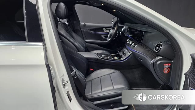 Mercedes-Benz E-Class W213 2021 Белый из Кореи, фото 2