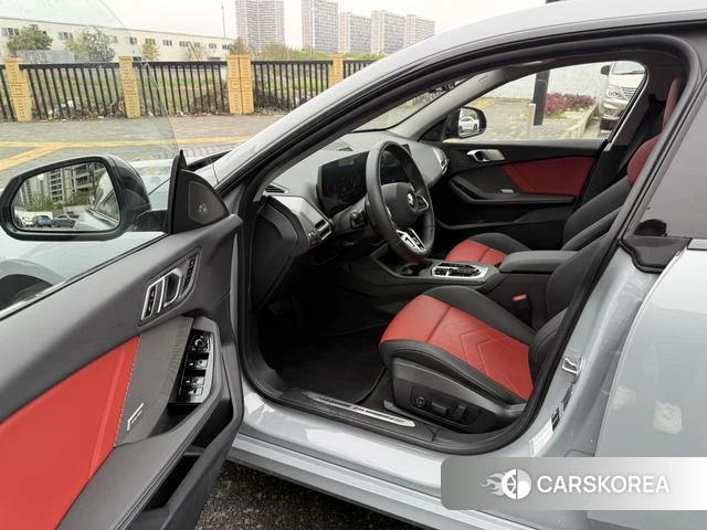 BMW 2 series 2025 Серебристо-серый из Китая, фото 2