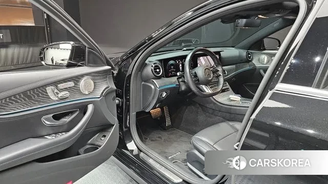 Mercedes-Benz E-Class W213 2022 Черный из Кореи, фото 2