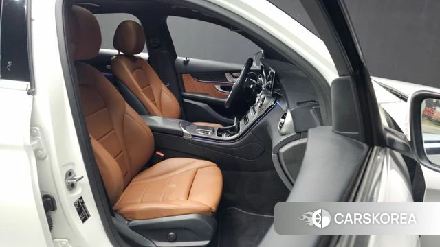 Mercedes-Benz GLC-Class X253 2021 Белый из Кореи, фото 2