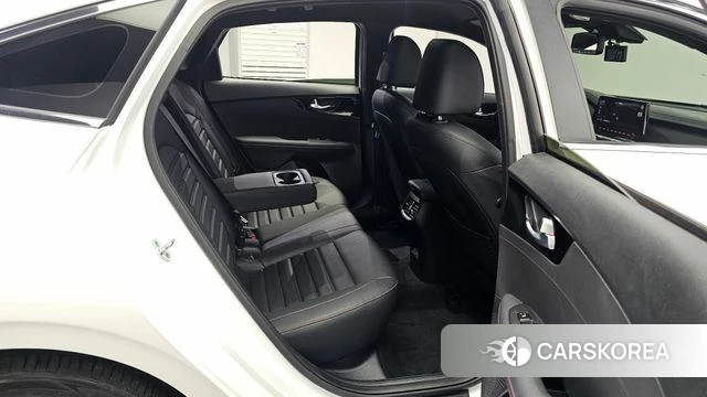 Kia The New K3 2nd generation 2022 Белый из Кореи, фото 2