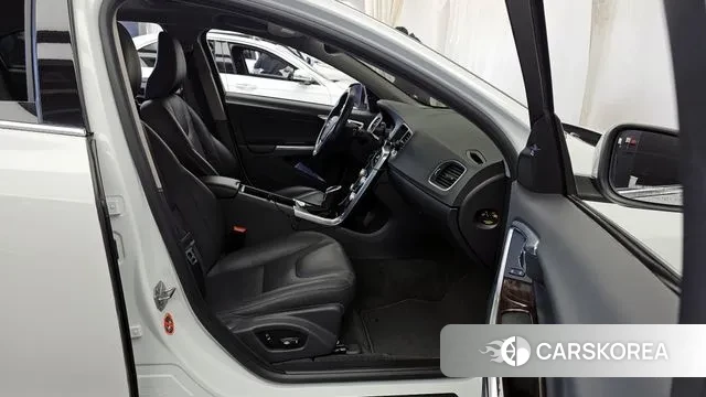 Volvo S60 2018 Белый из Кореи, фото 2