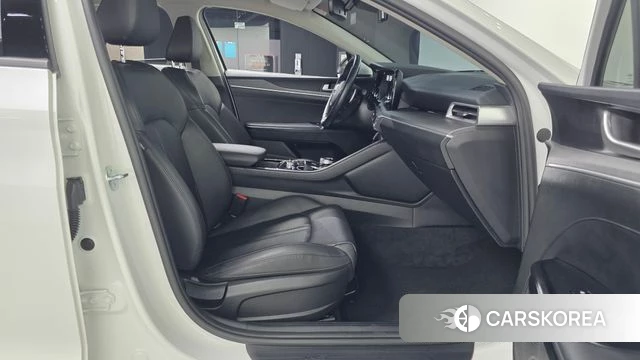 Kia K5 3rd generation 2023 Белый из Кореи, фото 2
