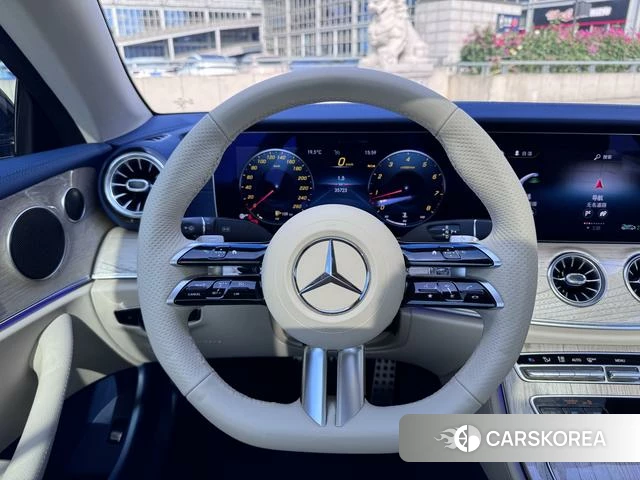Mercedes-Benz E-class (imported) 2023 Зеленый из Китая, фото 2