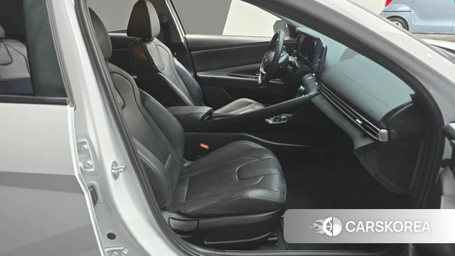 Hyundai Avante Hybrid (CN7) 2023 Белый из Кореи, фото 2