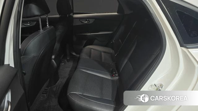 Kia The New K3 2nd generation 2021 Белый из Кореи, фото 2