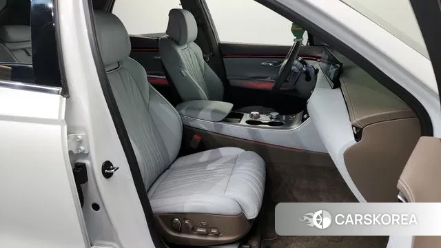 Genesis GV70 2024 Белый из Кореи, фото 2