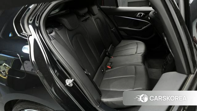 BMW 1 Series (F40) 2022 Черный из Кореи, фото 2