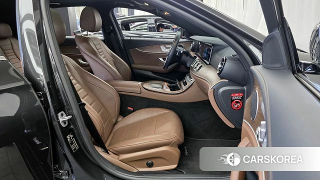 Mercedes-Benz E-Class W213 2021 Серый из Кореи, фото 2