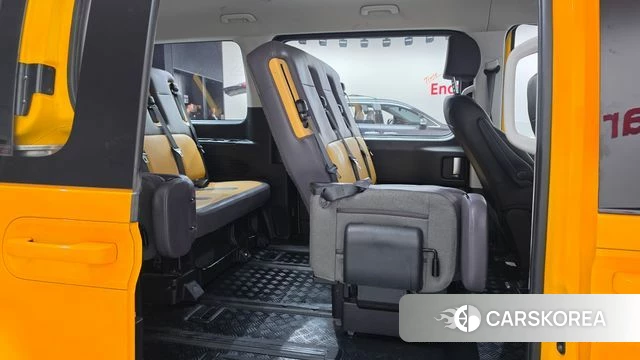 Hyundai Staria 2025 Желтый из Кореи, фото 2