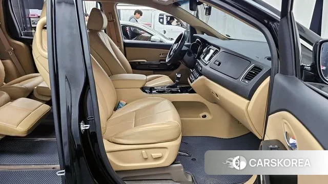 Kia The New Carnival 2019 Черный из Кореи, фото 2