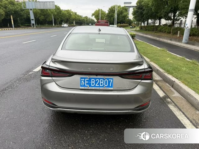 Lexus ES 2025 Серебристо-серый из Китая, фото 2