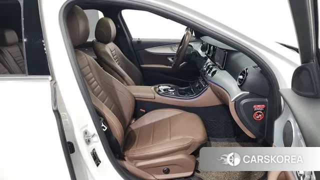 Mercedes-Benz E-Class W213 2019 Белый из Кореи, фото 2