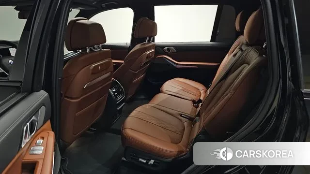 BMW X7 (G07) 2024 Черный из Кореи, фото 2