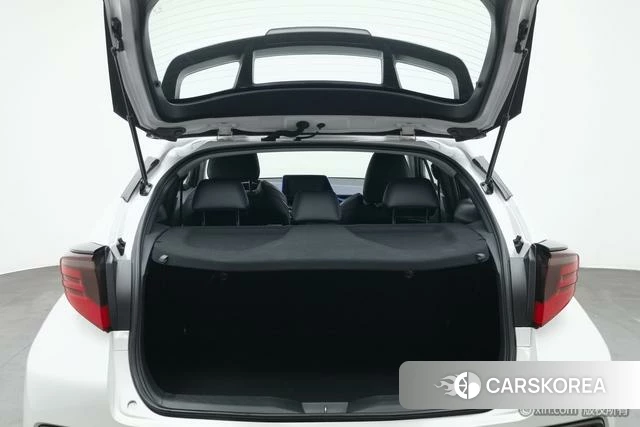 Toyota C-HR 2023 Белый из Китая, фото 2