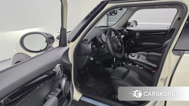 Mini Cooper 2021 Жемчужный цвет из Кореи, фото 2