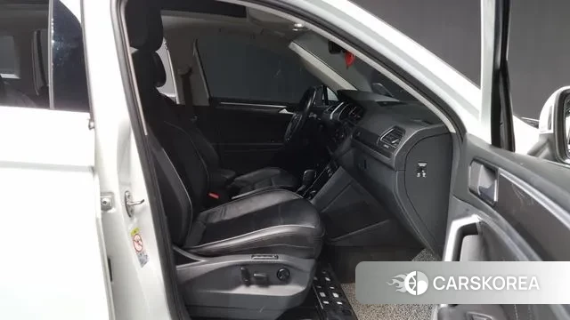 Volkswagen Tiguan second Generation 2020 Белый из Кореи, фото 2