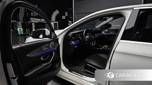 Mercedes-Benz E-Class W213 2018 Белый из Кореи, фото 2