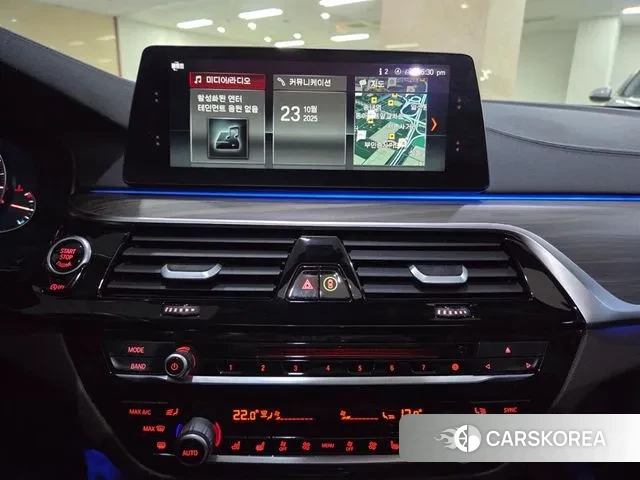 BMW 5 Series (G30) 2018 Синий из Кореи, фото 2