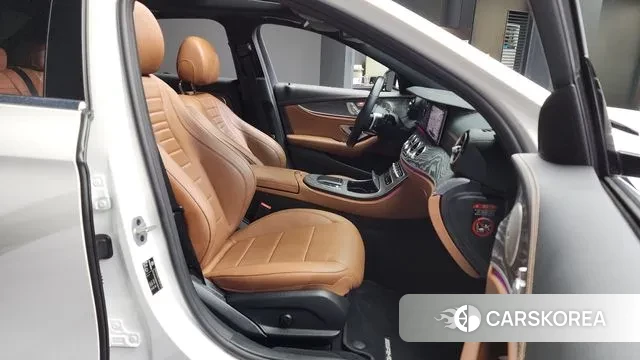 Mercedes-Benz E-Class W213 2021 Белый из Кореи, фото 2