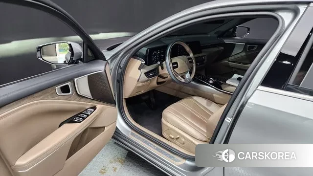 Kia K8 2023 Серебристо-серый из Кореи, фото 2