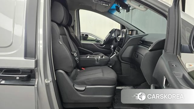 Hyundai Staria 2024 Серебряный из Кореи, фото 2