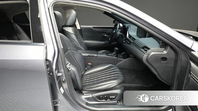 Lexus ES300h 7th generation 2018 Серый из Кореи, фото 2