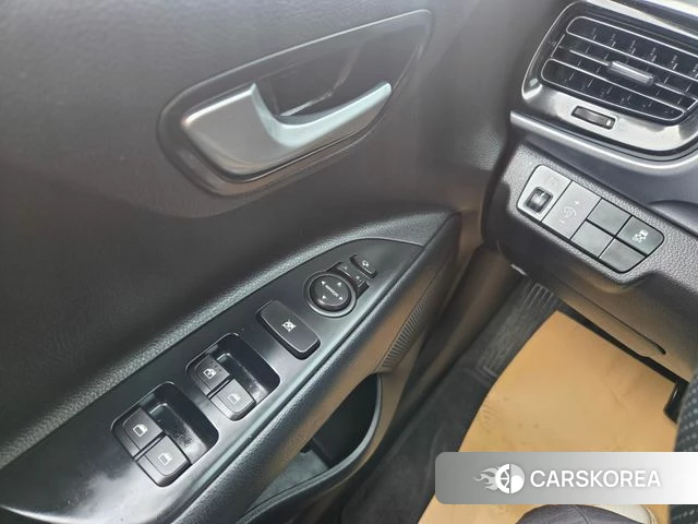 Kia Stonic 2019 Белый из Кореи, фото 2